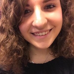 Meet your Posher, Carmella